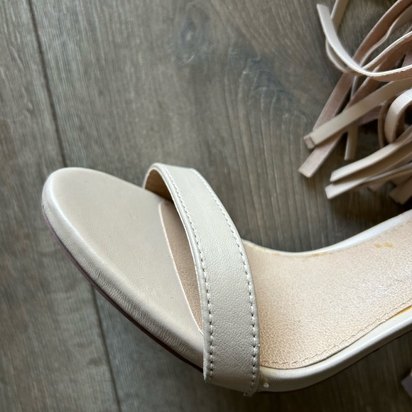 💰PRICE DROP ⬇️ 
STEVE MADDEN • Tan Fringed High Heel Sandal • 6.5M • - Picture 3 of 8
